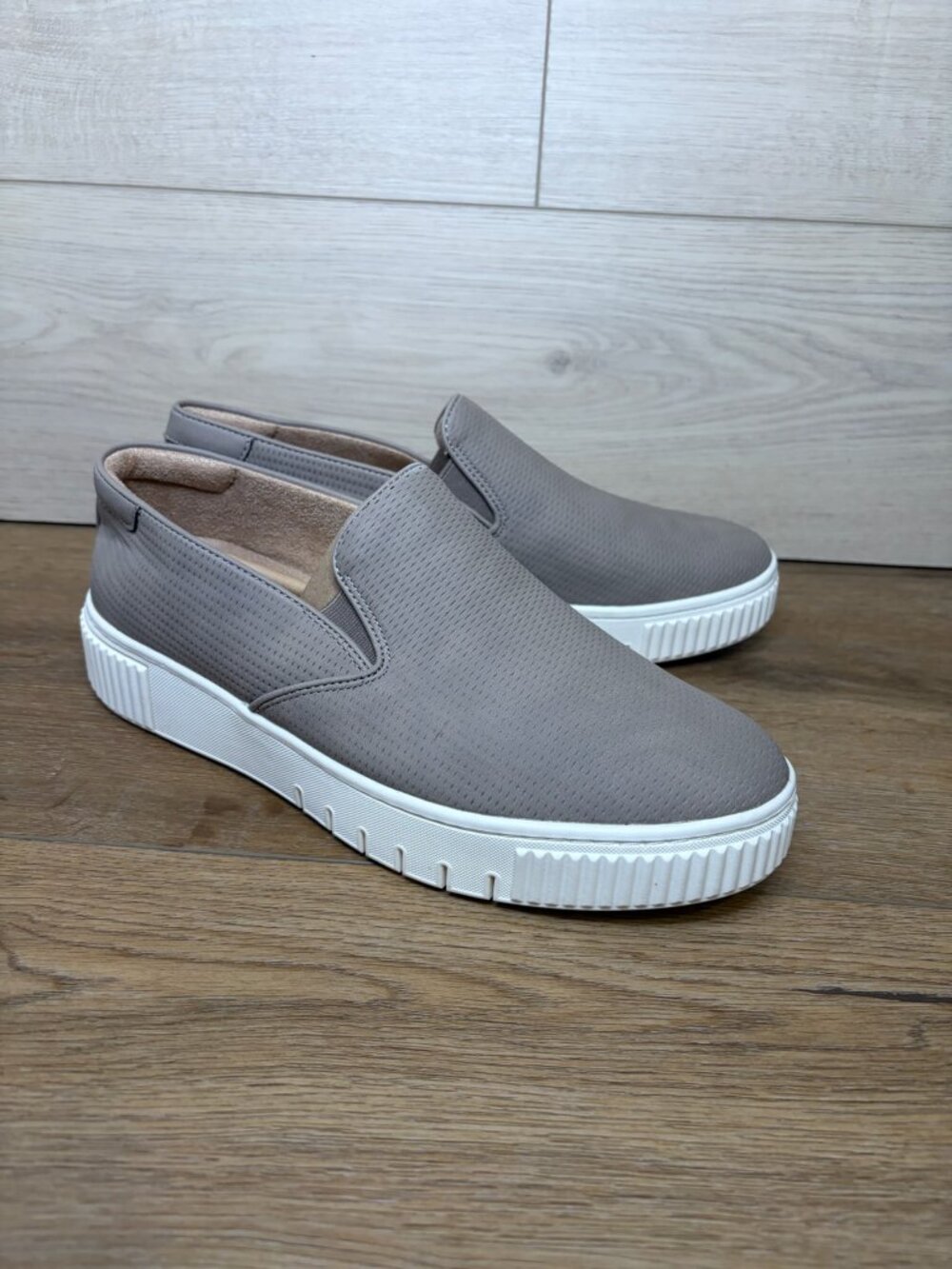 Soul Naturalizer Women’s Tia Flat Sneakers Gray Size 10W